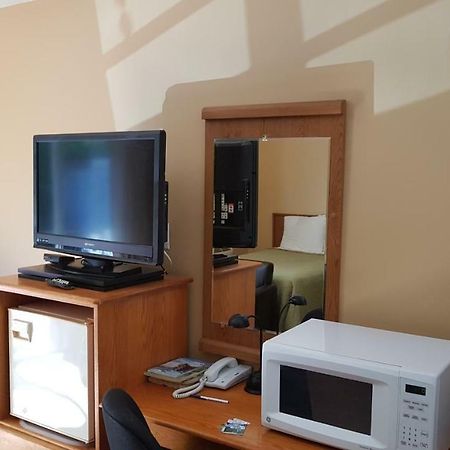 Clothier Mills Inn Kemptville 外观 照片