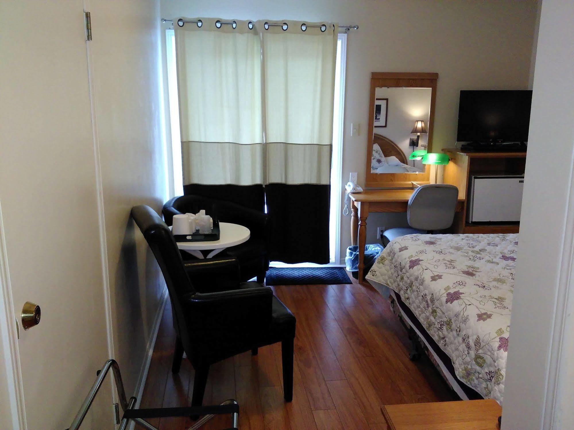 Clothier Mills Inn Kemptville 外观 照片